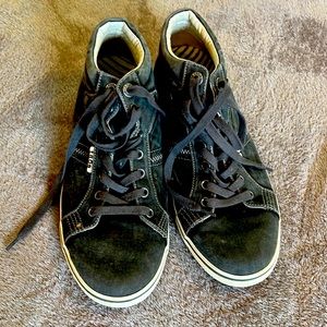 Taos womens top star high tops in charcoal grey size 10.5